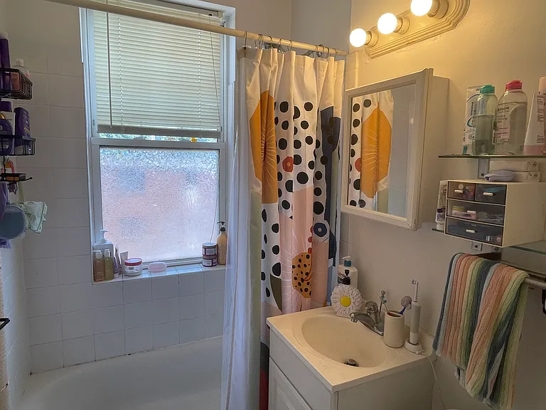86 Sutherland Rd #11 — Photo 4