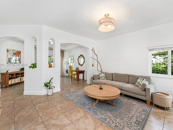 5th image of 17080 SW 92nd Ct
