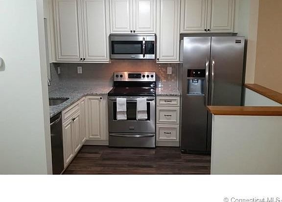 3rd image of 304 Country Club Ct