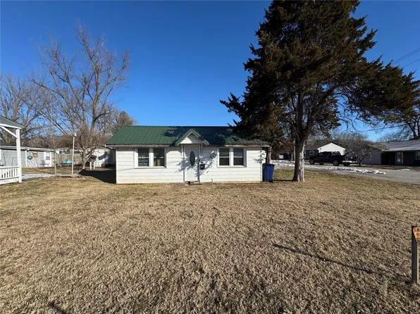 1103 Thornton St, Pacific, MO 63069