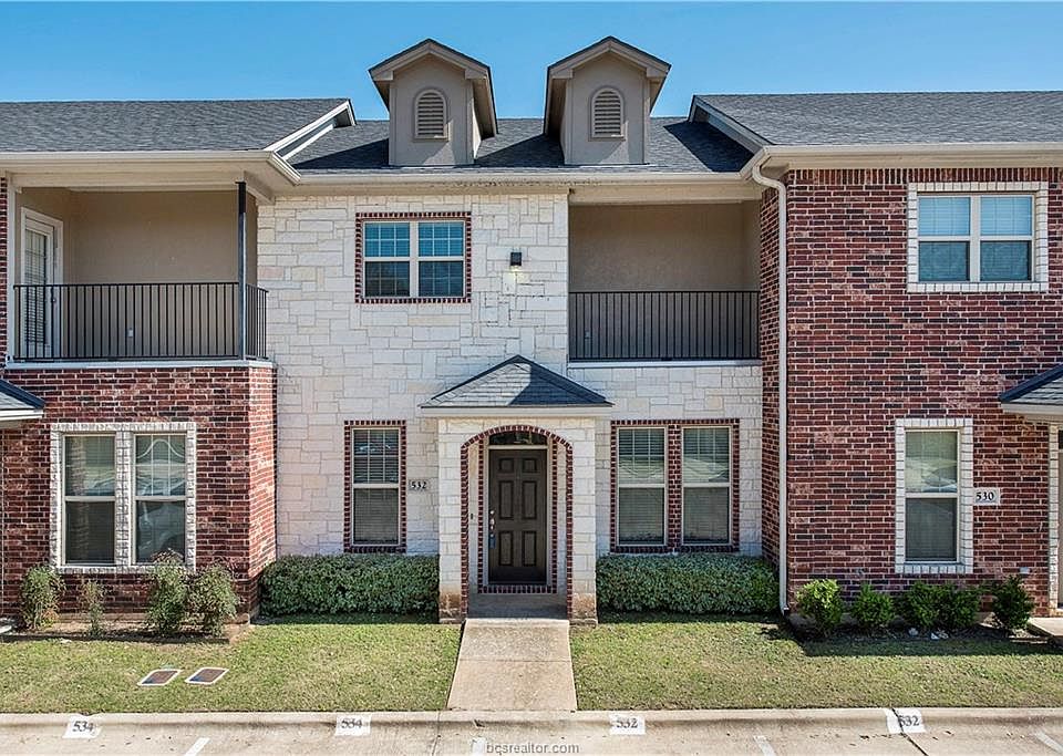 1st image of 521 Forest Dr