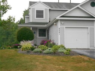 8241 Boatwatch Dr, Baldwinsville, NY 13027