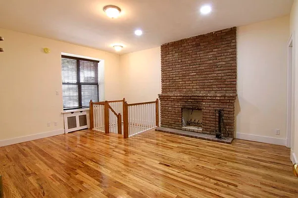 Rented by Street Realty Brokerage LLC | media 4