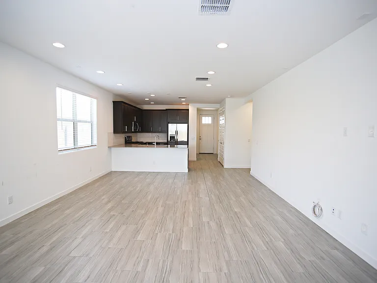 2250 E Kelly Dr — Photo 10
