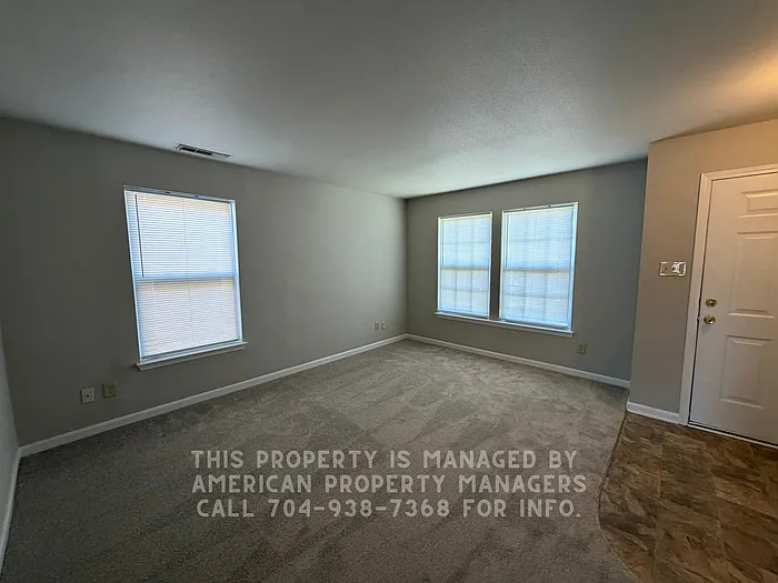 3 bed, 2.5 bath, 2078 sqft, $1,695 — Photo 2