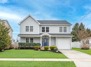 129 E Belle Terre Ave, Lindenhurst, NY 11757