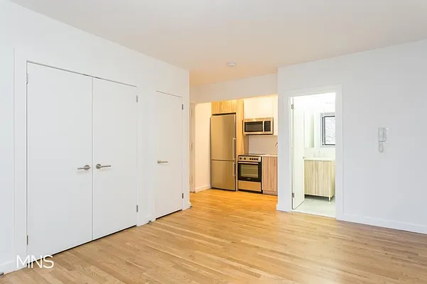 Rented by MNS Marketing | media 2