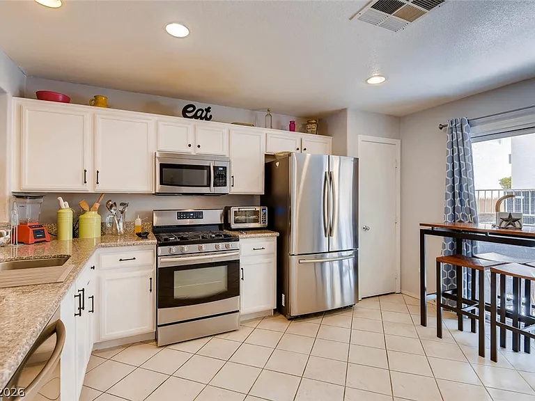 10451 Processor Ct — Photo 9
