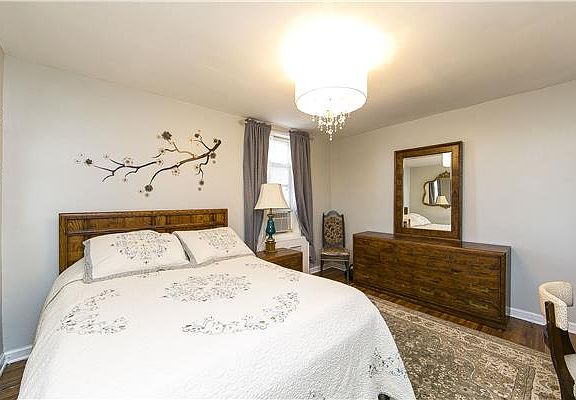 2nd image of 387 Avenue S Unit 4B