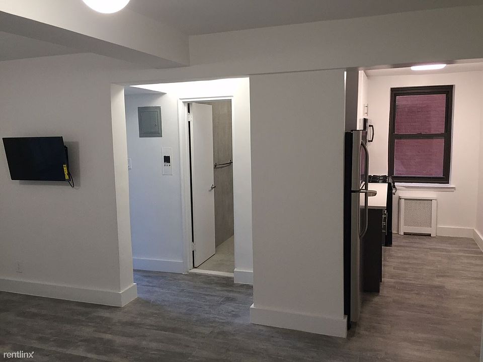 1st image of 13219 Sanford Ave