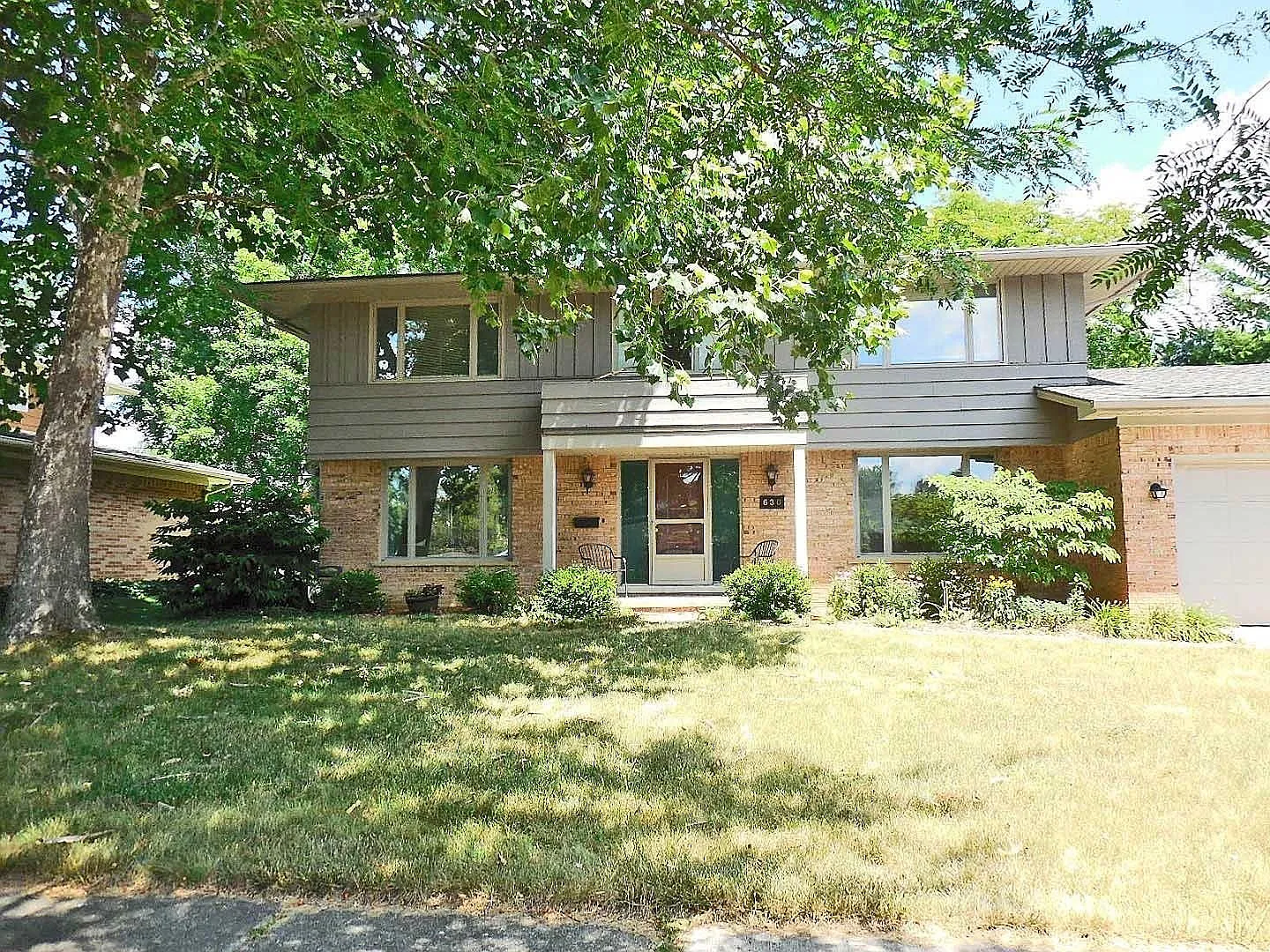 638 Lans Way photo 1