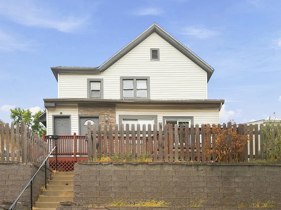 1097 Suburban Ave #2