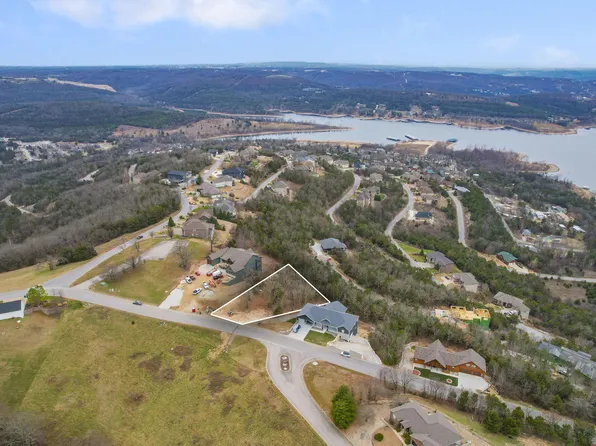 195 Emerald Pointe Road, Hollister, MO 65672