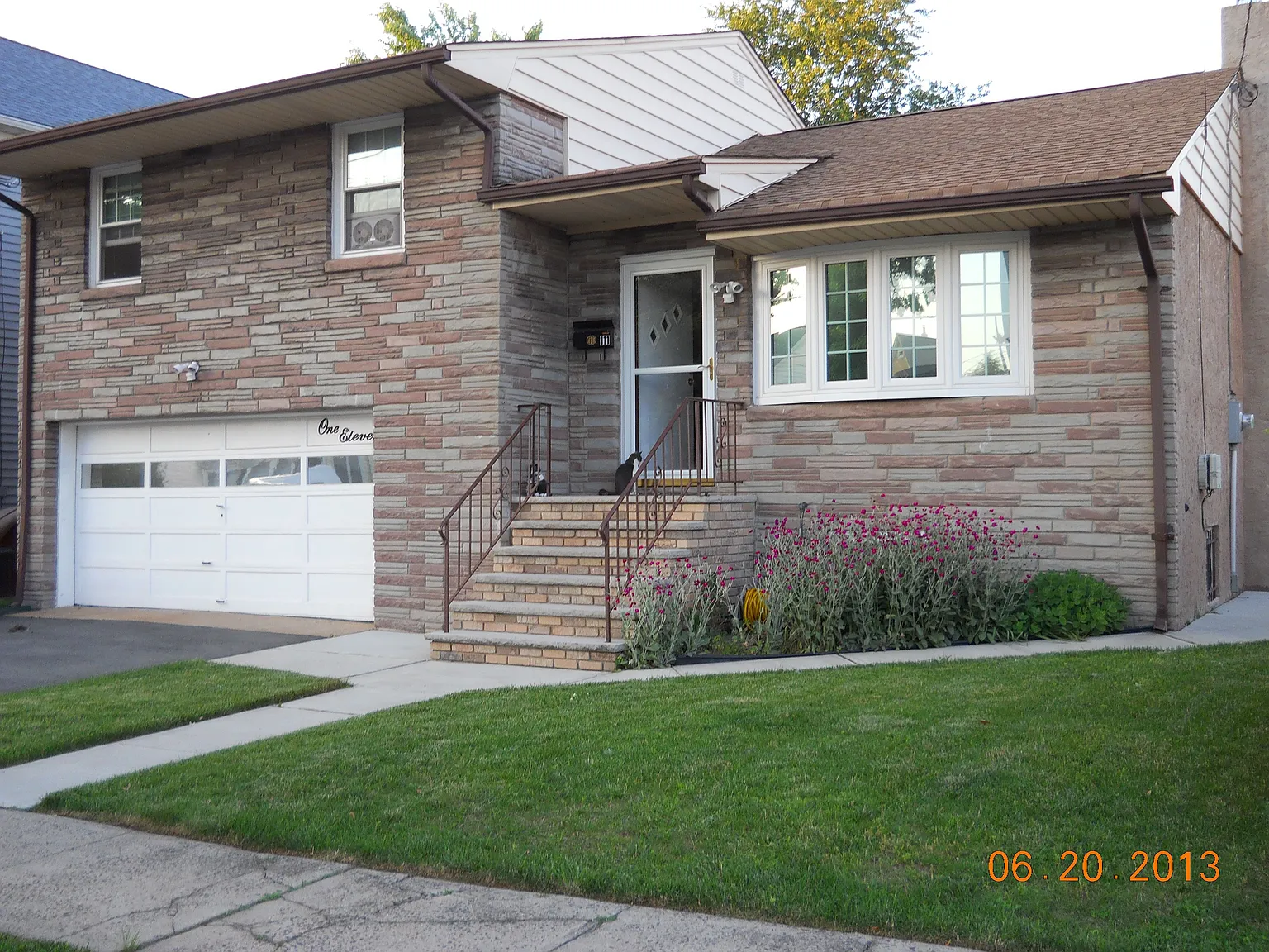 111 Pershing Ave photo 1