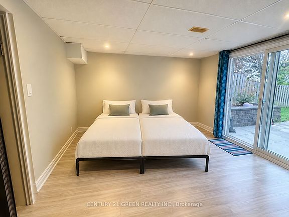 5th image of 415 Aztec Dr