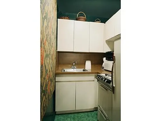 Sold by Citi Habitats | media 8