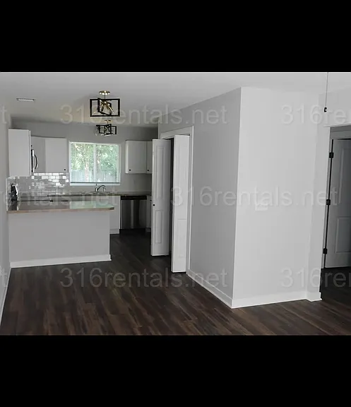 319 S Taylor St — Photo 1