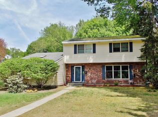 12 Westover Rd, Troy, NY 12180