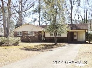 102 Camelot St, Washington, NC 27889