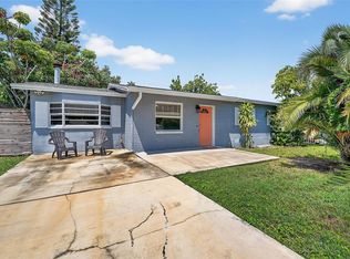 11119 Temple Ave, Seminole, FL 33772