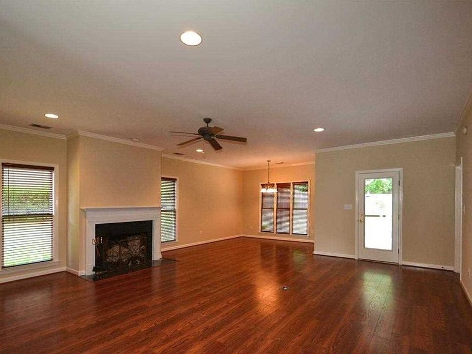 2nd image of 3977 Guilford Rd