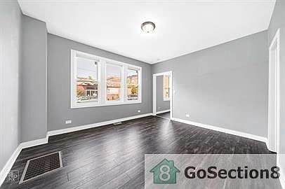 3rd image of 4800 S Winchester Ave