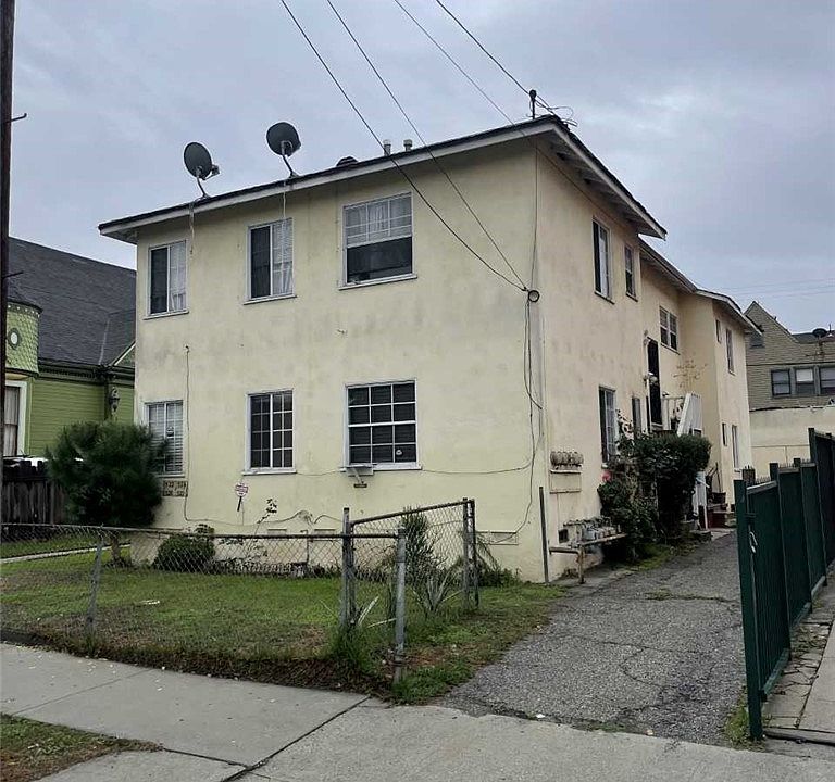 2nd image of 1320 W 25th St