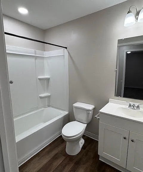 2401 Charles St #9 — Photo 9