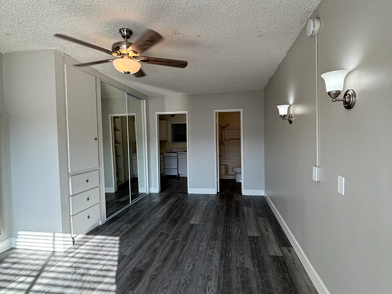 Studio, $1,550 — Photo 2