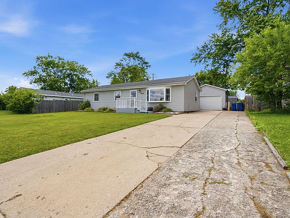 3rd image of 8004 Jennings Pl