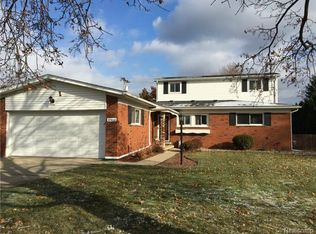 37812 Brookwood Dr, Sterling Heights, MI 48312