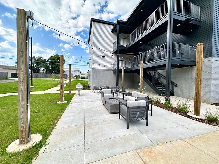 Avenue 6 - Luxury Apartments Downtown Huntsville South — Photo 35