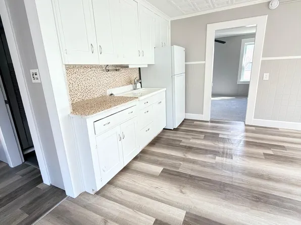 117 Tolles St, Nashua, NH 03064