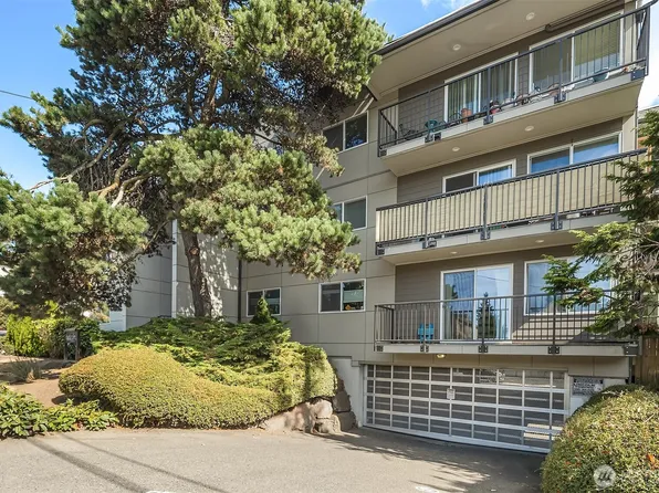 11556 Greenwood Avenue N #102, Seattle, WA 98133
