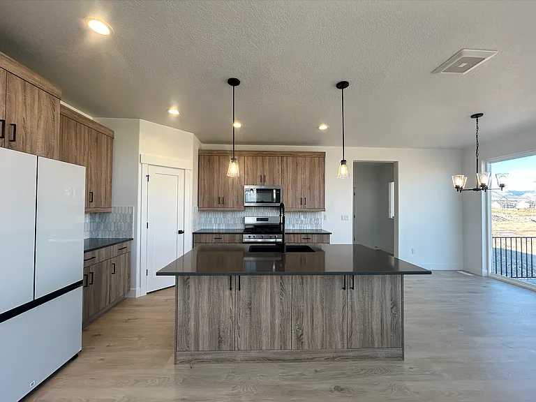 1482 W Russo Dr — Photo 17