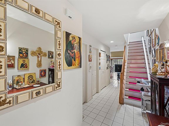 4th image of 154 Farm House Ct