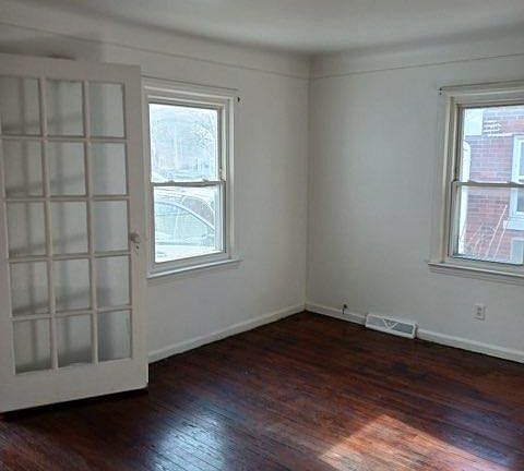 3rd image of 11519 Cadillac Ave