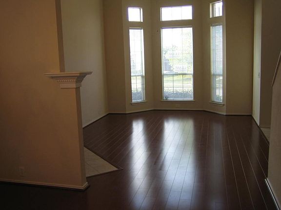 4th image of 11503 Chaucer Dr