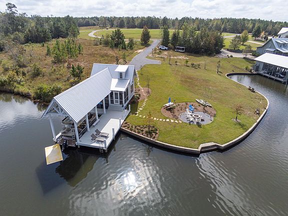 3rd image of 17 The Moorings