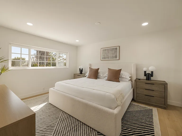24262 Lysanda Dr — Photo 38