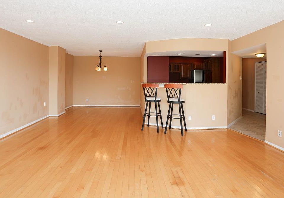 1st image of 3800 Fairfax Dr APT 1803