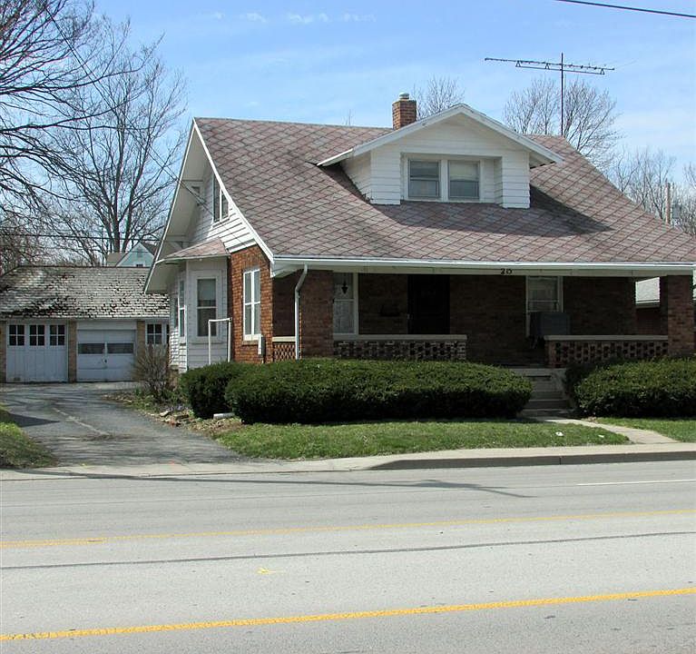 1st image of 215 S Main St
