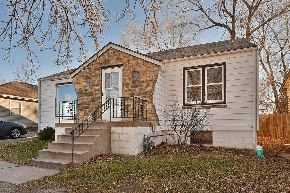 4817 S 48th Street — Photo 1