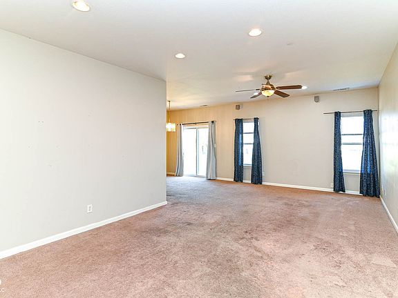 5th image of 9545 Lorton Cir