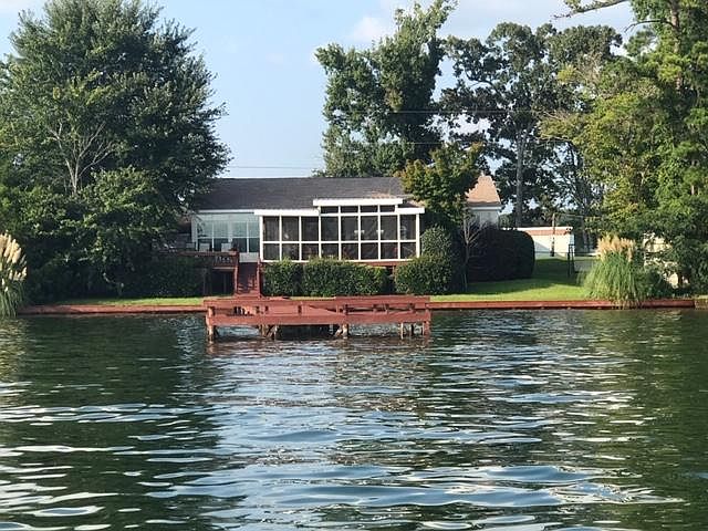 1st image of 321 N Holiday Dr