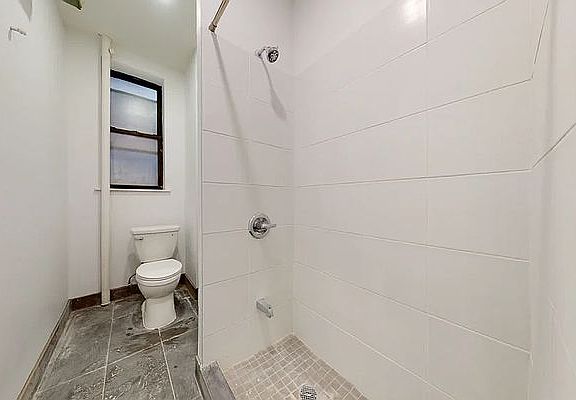 5th image of 139 W 28th St APT 2E