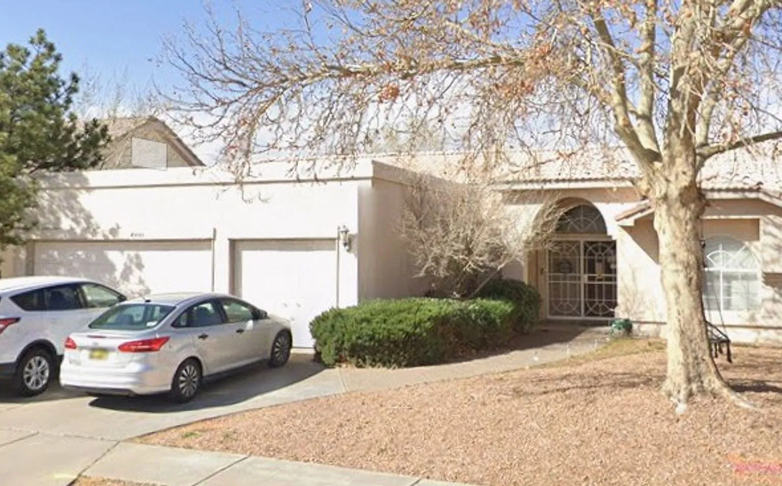 Leasing Special: $500 Off Your 2nd Month's Rent — Photo 1