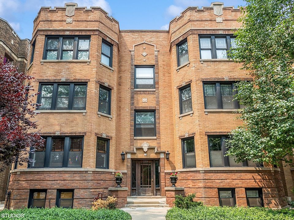 1st image of 2324 W Argyle St APT 3W
