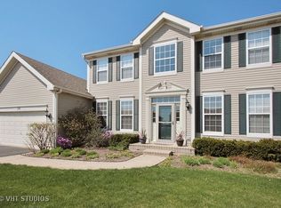 1570 S Lancaster Ln, Libertyville, IL 60048