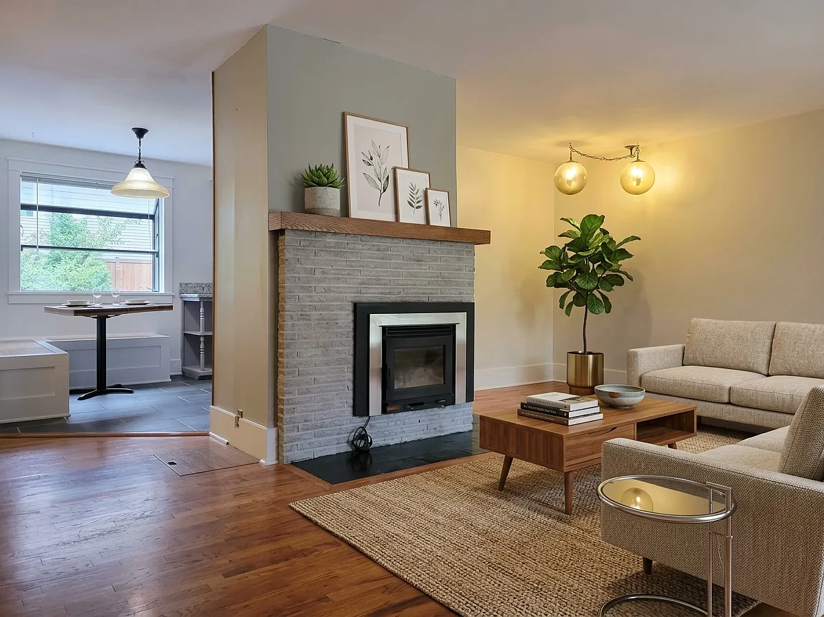 3 bed, 1310 sqft, $3,199 — Photo 3